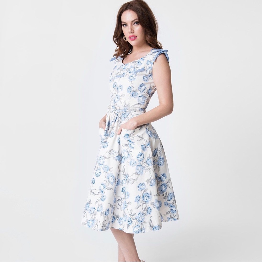 Unique Vintage 1950’s Style Ivory & Blue Marlo
